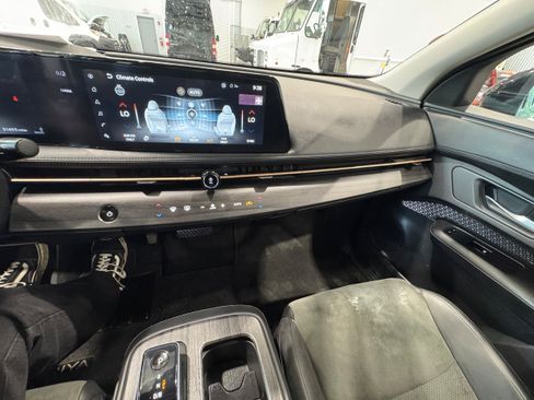 Used 2024 Nissan Ariya AWD image 24