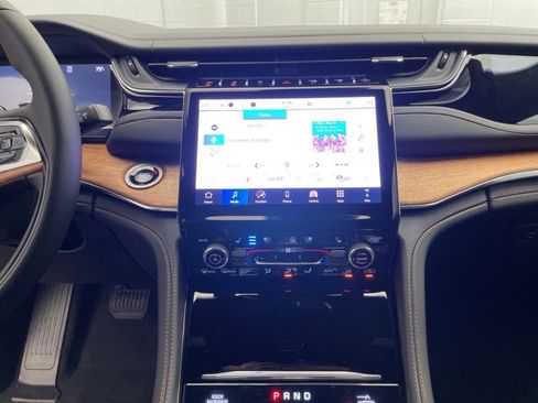 New 2025 Jeep Grand Cherokee L Summit image 15