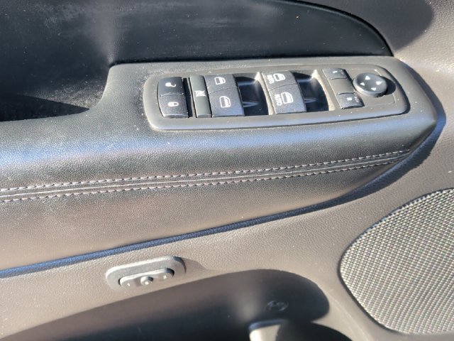 Used 2019 Jeep Grand Cherokee Limited AWD/4WD image 13