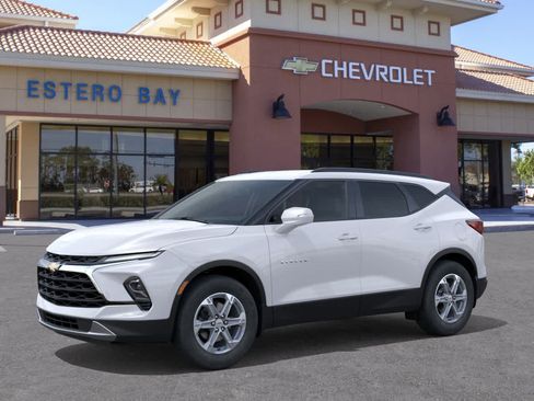 New 2026 Chevrolet Blazer LT w/ Sound & Technology Package FWD image 2
