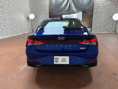 Certified 2023 Hyundai Elantra SEL w/ Convenience Package FWD image 6