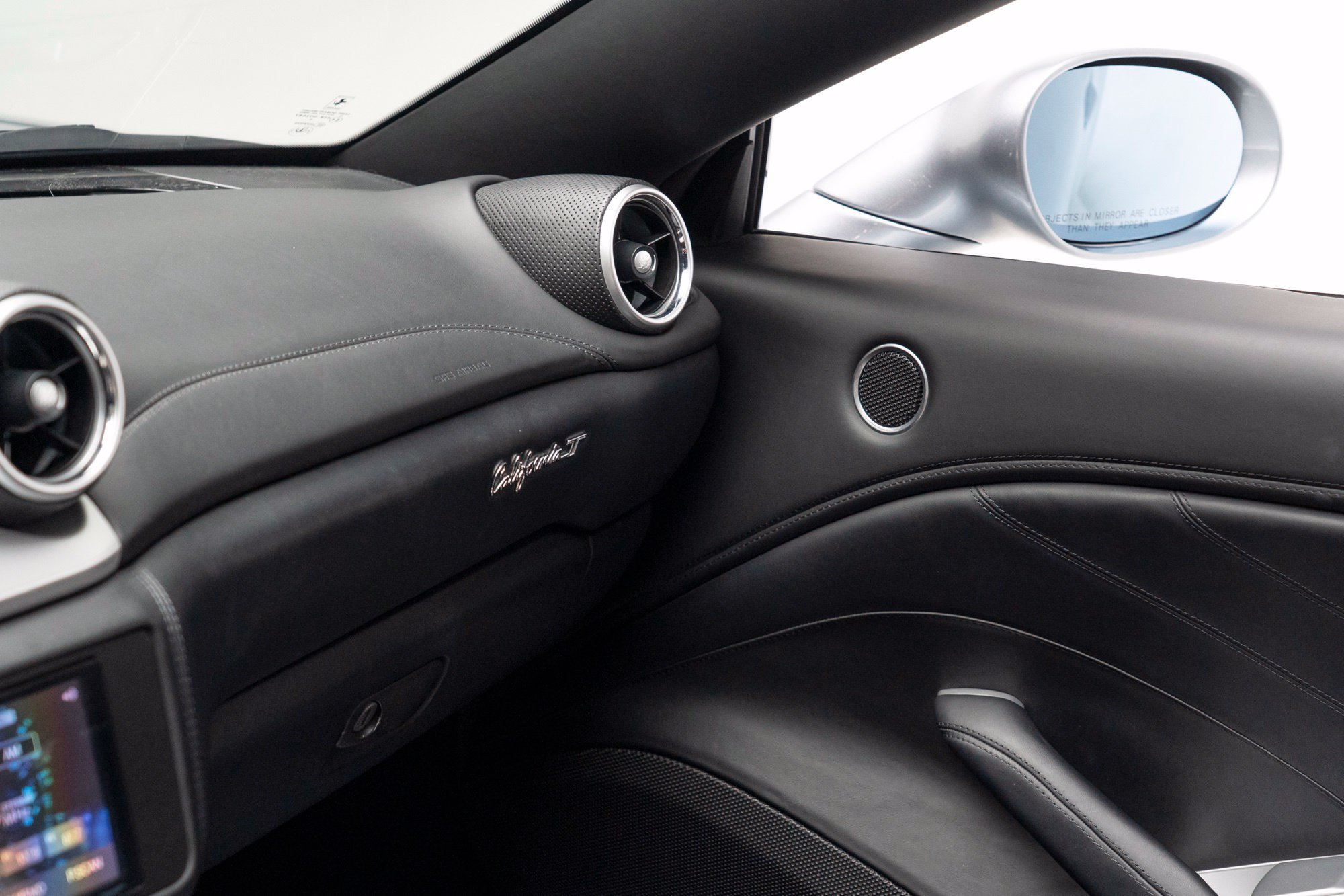 Used 2016 Ferrari California T RWD image 45