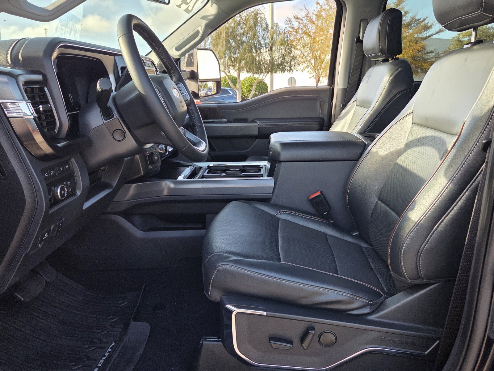 Used 2024 Ford F250 Lariat w/ Lariat Ultimate Package AWD/4WD image 11