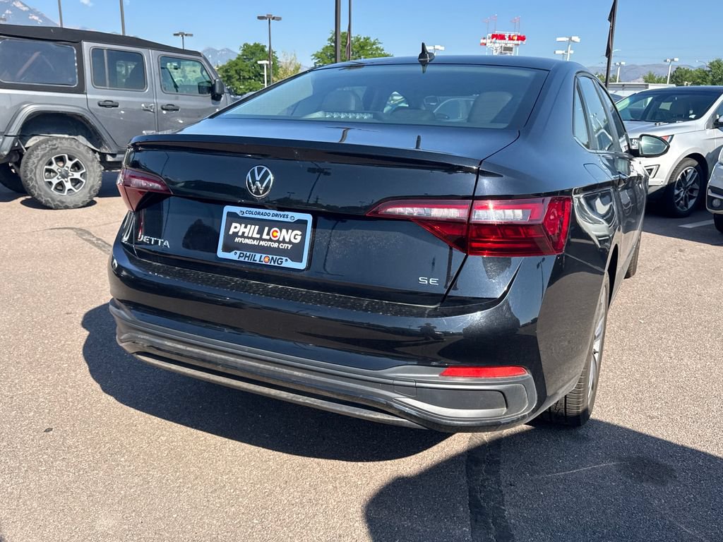 Used 2024 Volkswagen Jetta SE FWD image 7