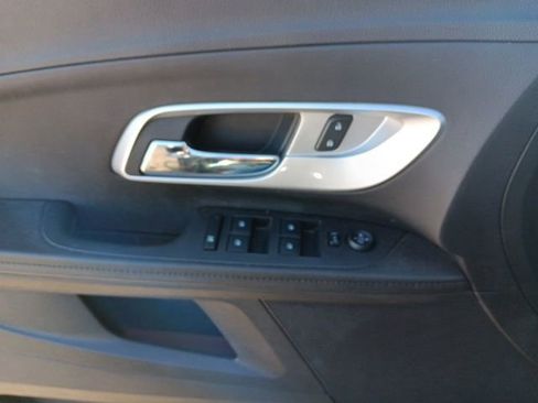 Used 2017 Chevrolet Equinox LT w/ Convenience Package image 13