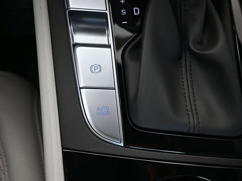 New 2026 Hyundai Elantra Limited image 32