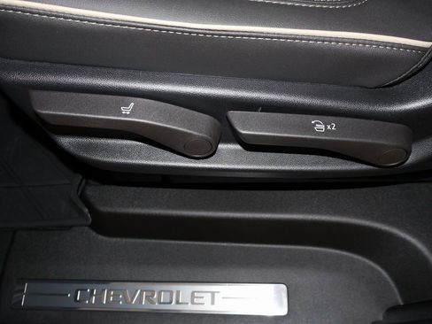 New 2025 Chevrolet Suburban Premier image 29