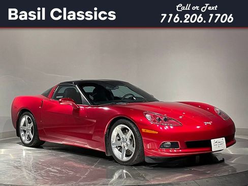Used 2005 Chevrolet Corvette Coupe w/ Preferred Equipment Group RWD image 1