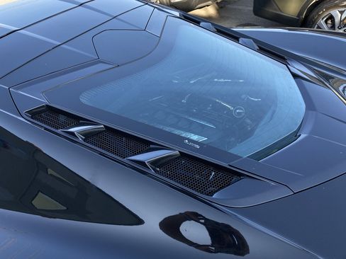 Used 2022 Chevrolet Corvette Stingray Coupe w/ Z51 Performance Package RWD image 28
