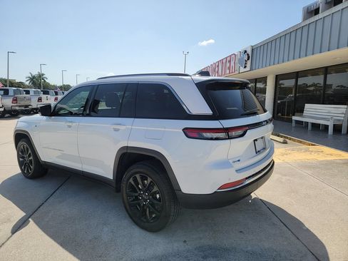 Used 2024 Jeep Grand Cherokee Limited 4xe w/ Trailer Tow Package AWD/4WD image 3