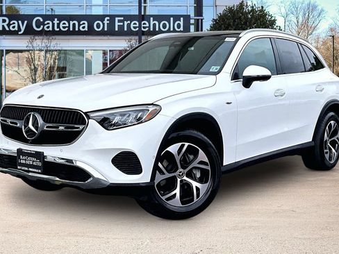 Used 2025 Mercedes-Benz GLC 350e 4MATIC image 1