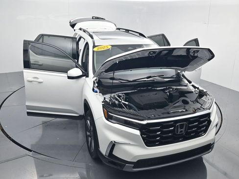 Used 2025 Honda Pilot Touring image 69
