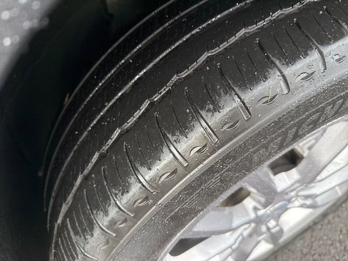 Used 2024 GMC Terrain SLT image 10