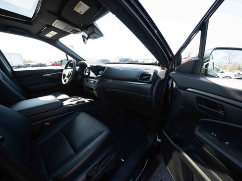 Certified 2025 Honda Passport EX-L image 26