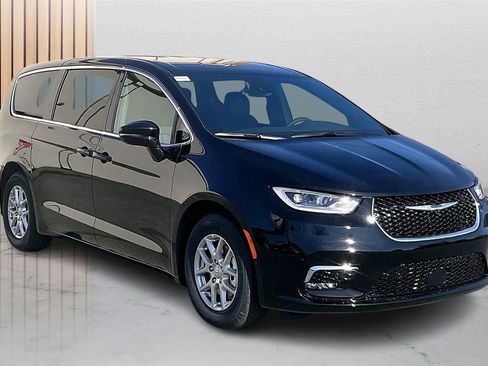 New 2026 Chrysler Pacifica Select FWD image 2