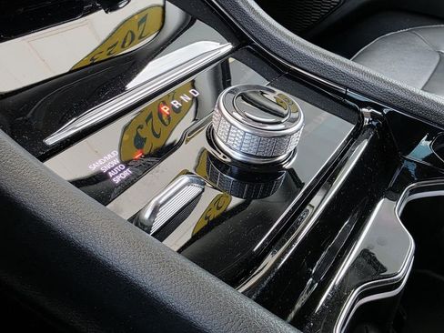 Used 2023 Jeep Grand Cherokee L Limited w/ Black Appearance Package image 28