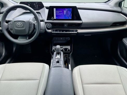 Used 2024 Toyota Prius XLE FWD image 17