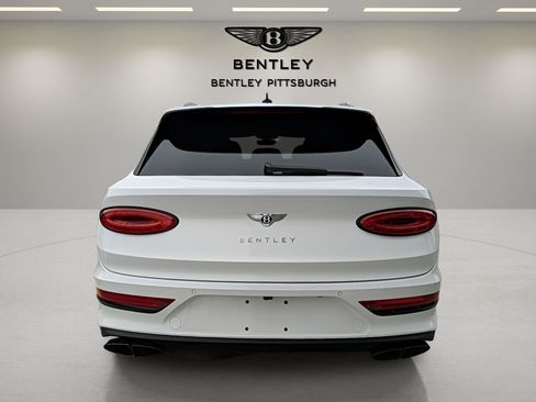 Used 2023 Bentley Bentayga Extended Wheelbase AWD/4WD image 9