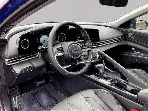 Certified 2023 Hyundai Elantra Limited FWD image 16