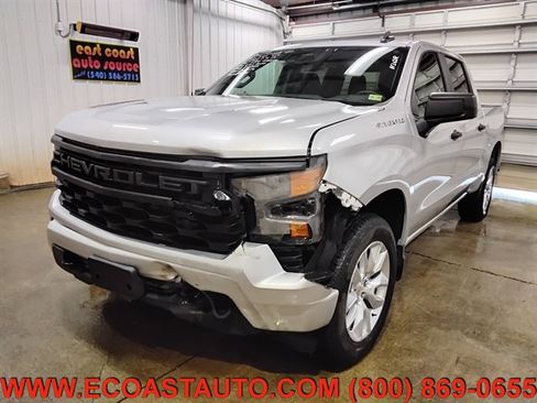 Used 2022 Chevrolet Silverado 1500 Custom AWD/4WD image 1