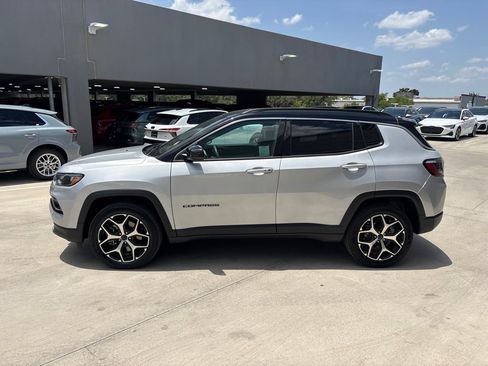 Used 2025 Jeep Compass Limited AWD/4WD image 9