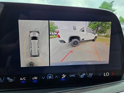 Used 2025 Chevrolet Suburban Premier AWD/4WD image 29