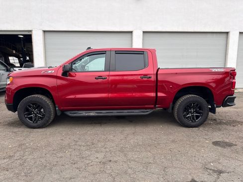 Used 2024 Chevrolet Silverado 1500 LT Trail Boss w/ Convenience Package II image 2