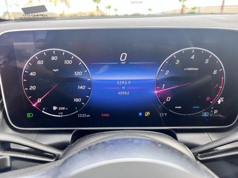 Used 2024 Mercedes-Benz GLC 300 image 12