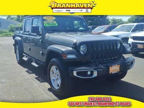 Used 2023 Jeep Gladiator Sport AWD/4WD image 1