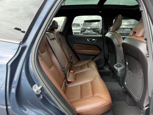 Used 2023 Volvo XC60 B5 Plus AWD/4WD image 23