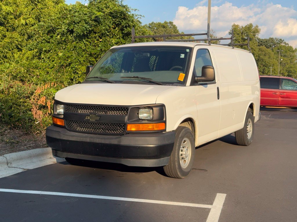 Used 2017 Chevrolet Express 2500 RWD image 2