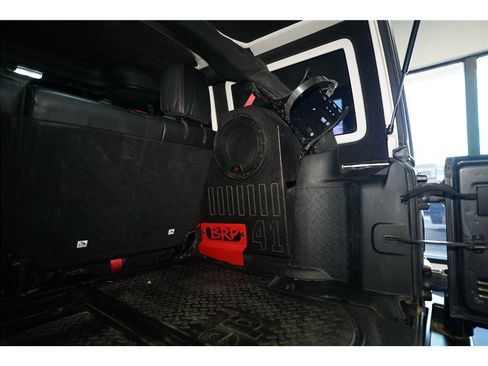 Used 2017 Jeep Wrangler Unlimited Rubicon AWD/4WD image 14
