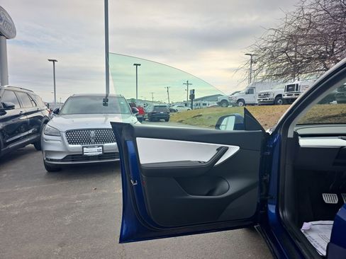 Used 2022 Tesla Model Y Performance image 12