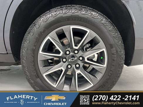 Used 2024 Chevrolet Tahoe Z71 w/ Z71 Off-Road Package image 19