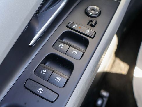 Used 2024 Hyundai Elantra Limited image 17