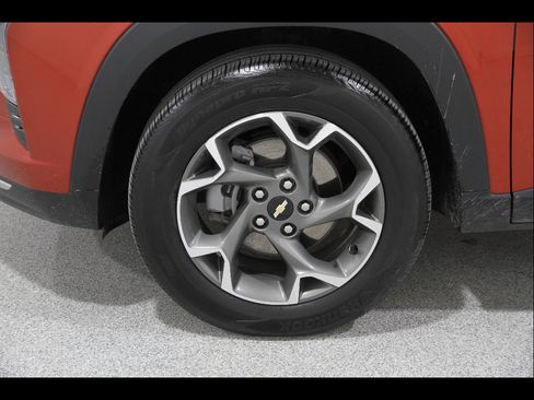 Certified 2024 Chevrolet Trax LT w/ Sunroof Package image 20