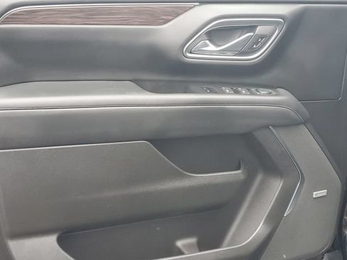 Certified 2023 Chevrolet Suburban Z71 w/ Luxury Package AWD/4WD image 15