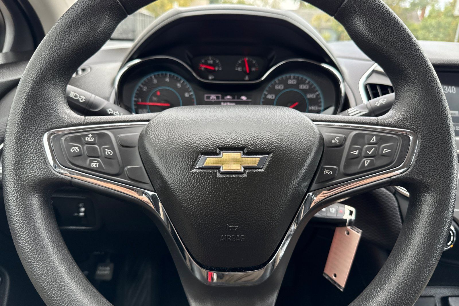 Used 2017 Chevrolet Cruze LT FWD image 21