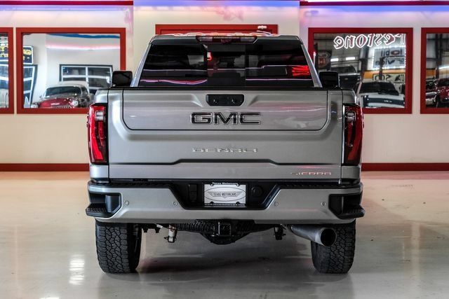 Used 2025 GMC Sierra 2500 Denali Ultimate w/ Max Trailering Package AWD/4WD image 13