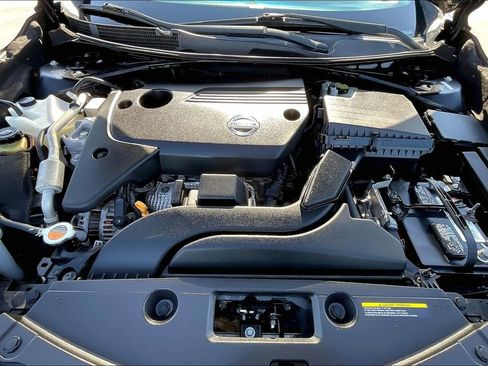 Used 2015 Nissan Altima 2.5 SL w/ Moonroof Package image 9