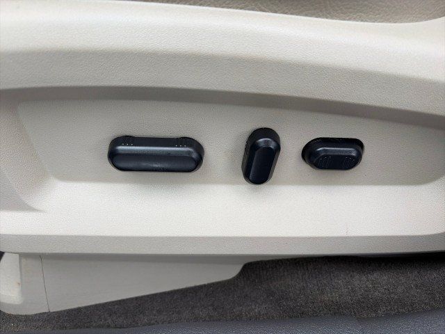 Used 2013 Ford Edge Limited AWD/4WD image 13