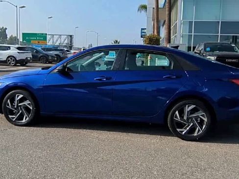 Used 2025 Hyundai Elantra Sport image 5