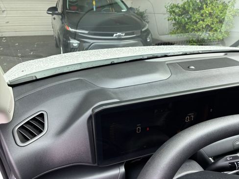 Used 2025 Kia K4 LXS image 34