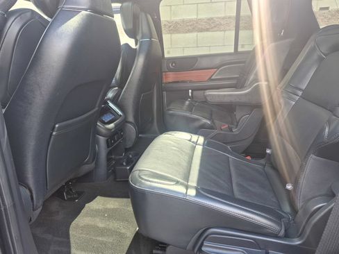 Used 2024 Lincoln Navigator Reserve AWD/4WD image 31
