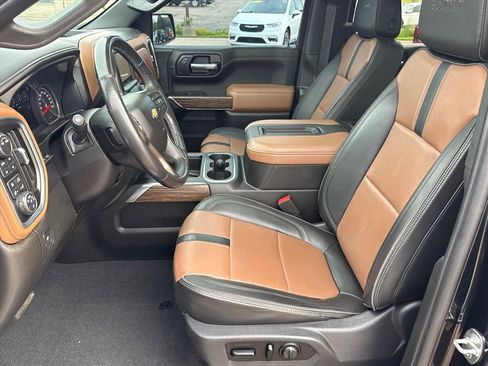 Used 2021 Chevrolet Silverado 1500 High Country w/ Technology Package AWD/4WD image 10