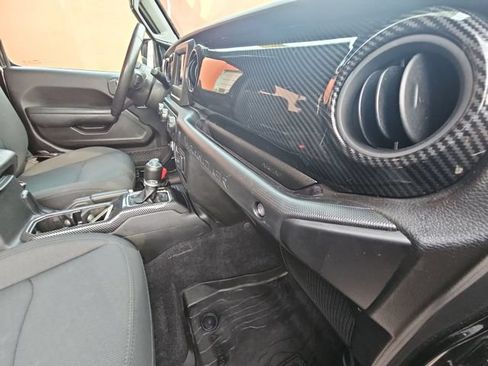 Used 2022 Jeep Wrangler Sport AWD/4WD image 32