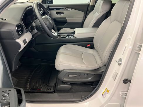Used 2025 Honda Pilot Touring image 18