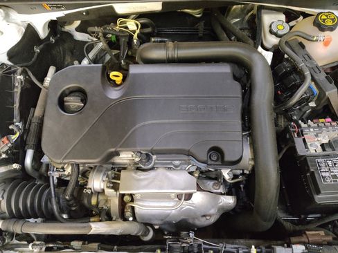 Used 2020 Chevrolet Malibu LT image 30