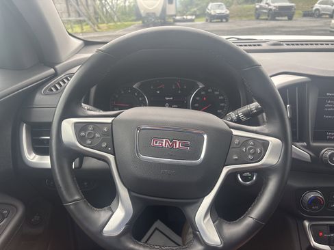 Used 2024 GMC Terrain SLT AWD/4WD image 17