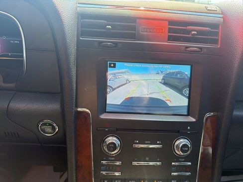 Used 2016 Lincoln Navigator Select AWD/4WD image 16